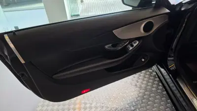 Mercedes-Benz C 220 2017 - 29500 EUR, 196135 km - AUTO.MOTO.pt - 196135km - foto 38 de 59