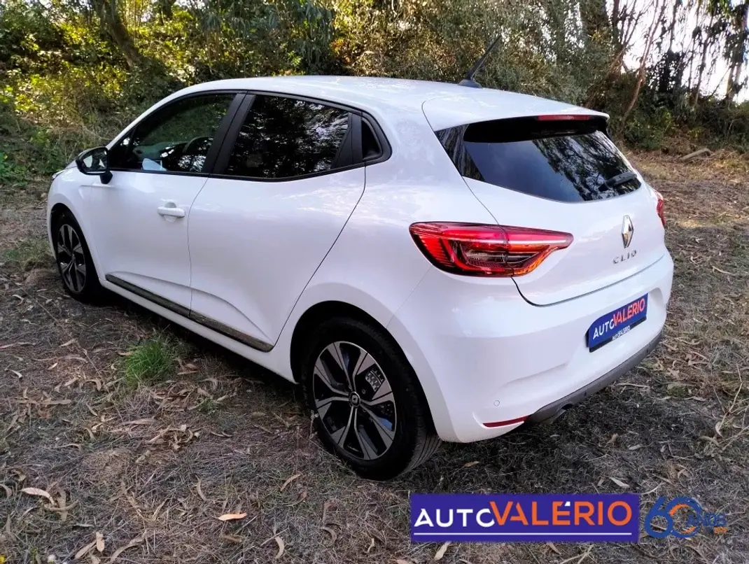 Renault Clio 2023 - 15950 EUR, 55104 km - AUTO.MOTO.pt - 55104km - foto 3 de 31