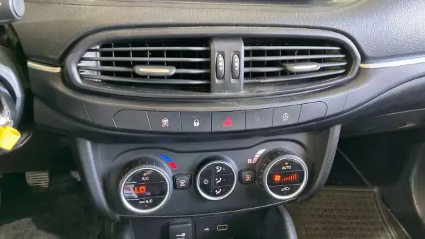 Fiat Tipo 2020 - 9590 EUR, 109305 km - AUTO.MOTO.pt - 109305km - foto 7 de 8