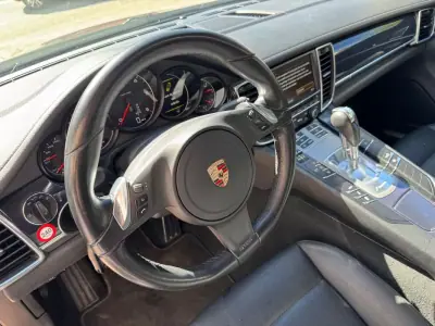 Porsche Panamera 2012 - 32900 EUR, 194000 km - AUTO.MOTO.pt - 194000km - foto 16 de 32