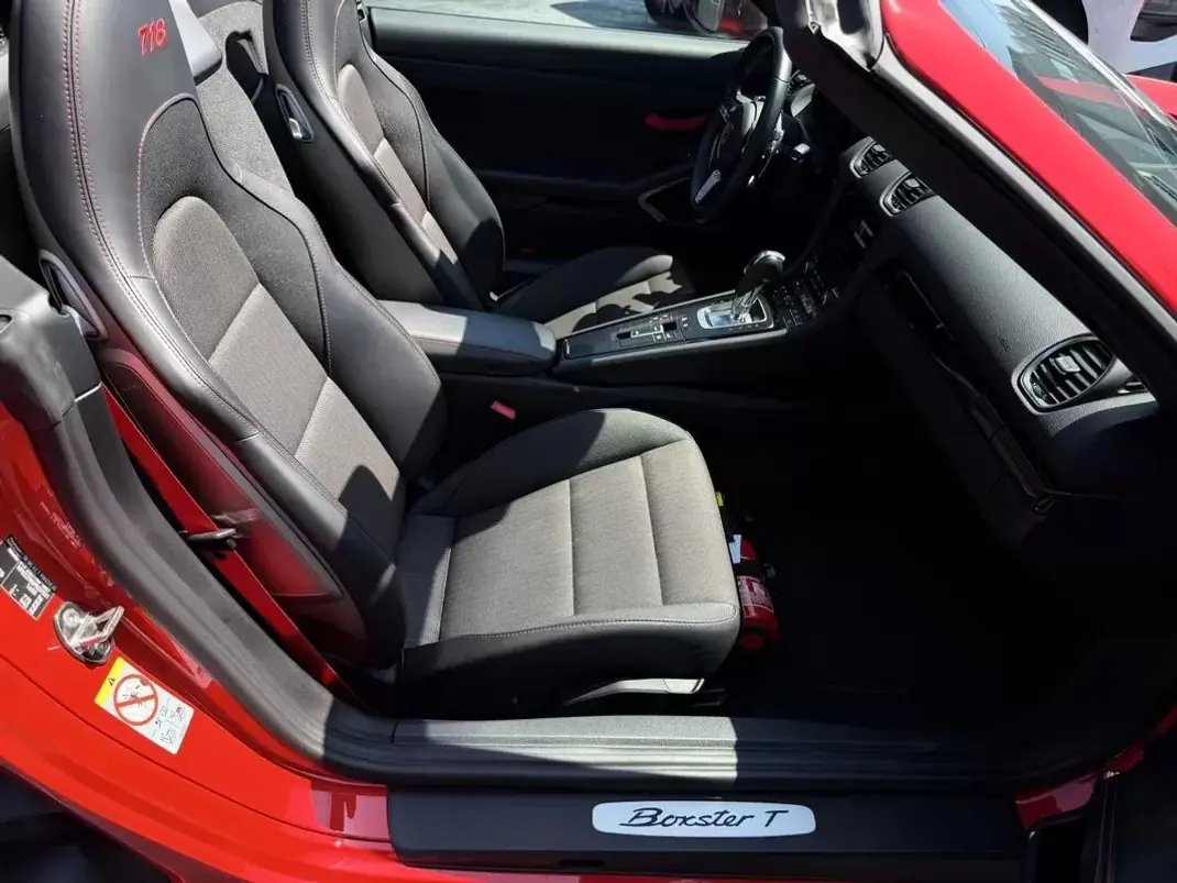 Porsche 718 Boxster 2023 - 85900 EUR, 29000 km - 29000km - foto 14 de 26