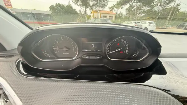 Peugeot 2008 2016 - 10590 EUR, 55500 km - AUTO.MOTO.pt - 55500km - foto 21 de 36