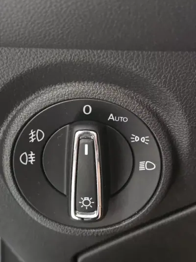 SEAT Leon ST 2015 - 16300 EUR, 51171 km - AUTO.MOTO.pt - 51171km - foto 8 de 20