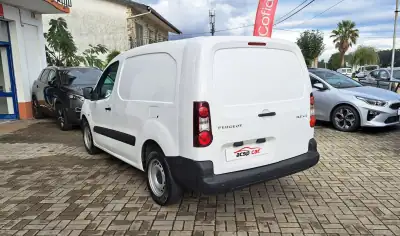 Peugeot Partner 1.6 BlueHDI L2 - 3 Lugares 2018 - 9900 EUR, 250472 km - AUTO.MOTO.pt - 250472km - foto 4 de 26