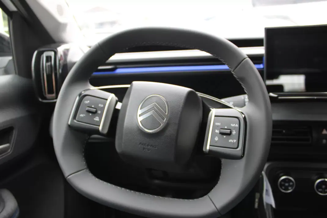 Citroën C3 2025 - 20900 EUR, 1769 km - AUTO.MOTO.pt - 1769km - foto 9 de 20