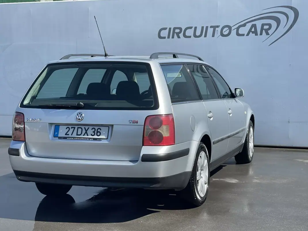 Volkswagen Passat Variant 2003 - 3500 EUR, 330727 km - AUTO.MOTO.pt - 330727km - foto 11 de 29