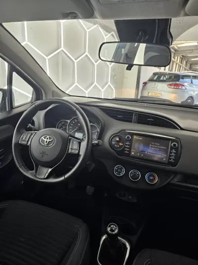 Toyota Yaris 2019 - 13650 EUR, 135421 km - AUTO.MOTO.pt - 135421km - foto 32 de 37
