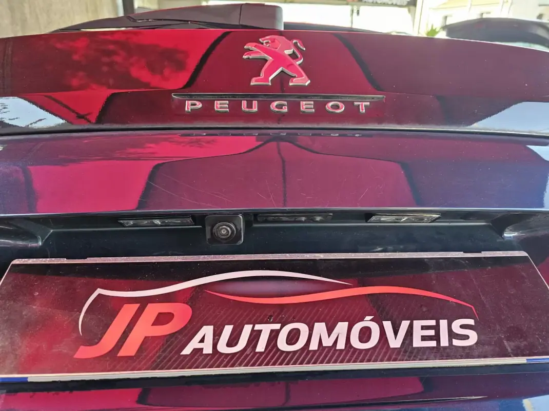 Peugeot 3008 2022 - 20999 EUR, 112000 km - AUTO.MOTO.pt - 112000km - foto 13 de 19