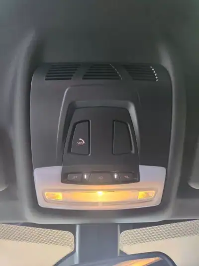 BMW i8 2017 - 65500 EUR, 96600 km - AUTO.MOTO.pt - 96600km - foto 35 de 38