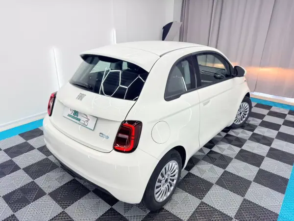 Fiat 500e 2023 - 12999 EUR, 26000 km - AUTO.MOTO.pt - 26000km - foto 8 de 21