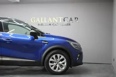 Renault Captur 2021 - 21500 EUR, 54000 km - AUTO.MOTO.pt - 54000km - foto 9 de 17
