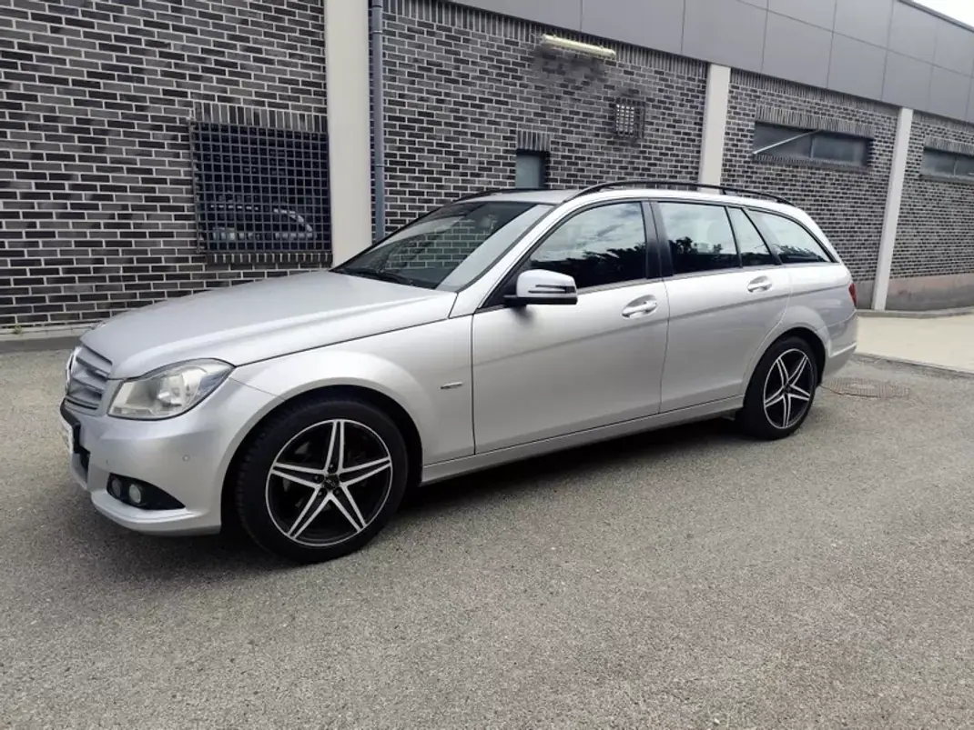 Mercedes-Benz C 220 2011 - 9980 EUR, 240000 km - 240000km - foto 3 de 23