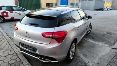 Citroën DS5 2012 - 10900 EUR, 184000 km - AUTO.MOTO.pt - 184000km - foto 13 de 17