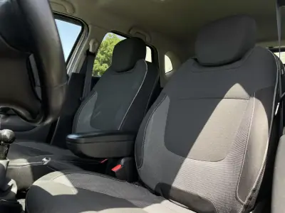 Renault Captur 2014 - 9750 EUR, 164700 km - AUTO.MOTO.pt - 164700km - foto 6 de 34