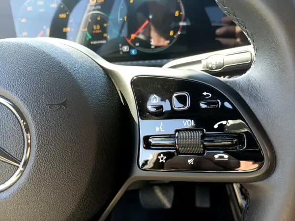 Mercedes-Benz A 180 Limousine 2019 - 23450 EUR, 126183 km - AUTO.MOTO.pt - 126183km - foto 20 de 21
