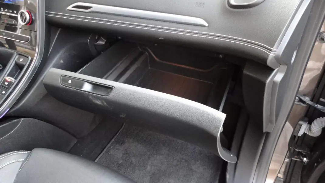 Renault Grand Scénic 2018 - 15500 EUR, 500000 km - 500000km - foto 30 de 33
