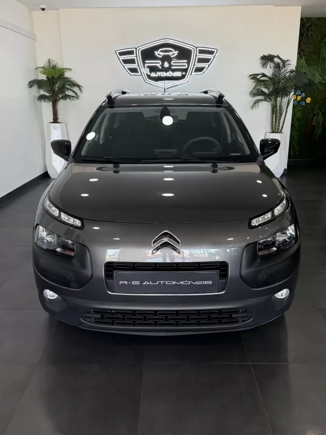 Citroën C4 Cactus 2017 - 12500 EUR, 70000 km - AUTO.MOTO.pt - 70000km - foto 12 de 14