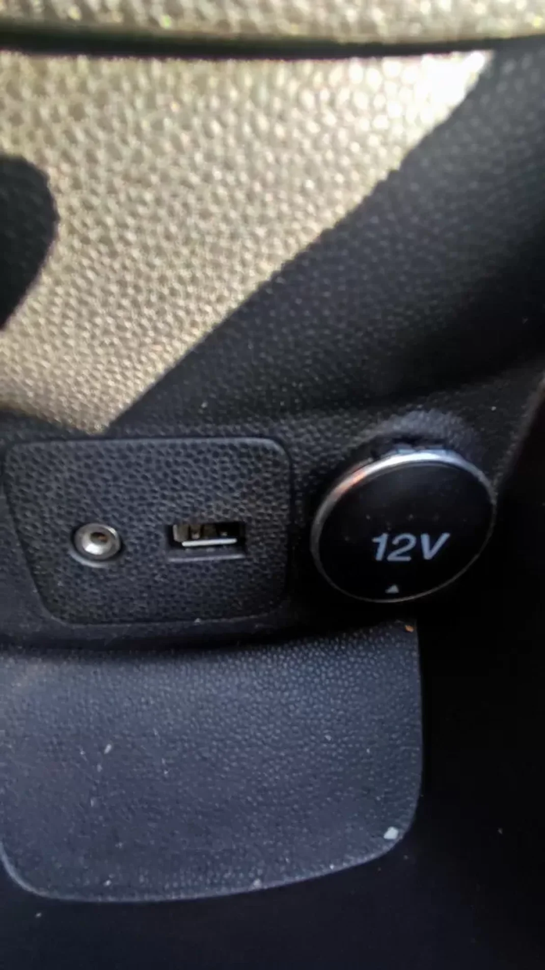 Ford Fiesta 2014 - 9798 EUR, 176798 km - AUTO.MOTO.pt - 176798km - foto 13 de 23