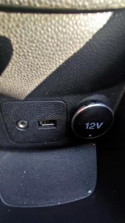 Ford Fiesta 2014 - 9798 EUR, 176798 km - AUTO.MOTO.pt - 176798km - foto 13 de 23