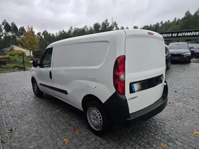 Opel COMBO 2017 - 8900 EUR, 200000 km - AUTO.MOTO.pt - 200000km - foto 4 de 7