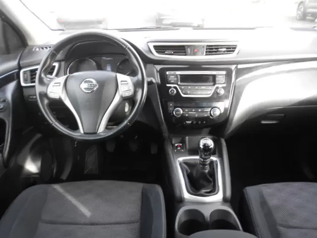 Nissan Qashqai 2015 - 16500 EUR, 100843 km - AUTO.MOTO.pt - 100843km - foto 9 de 12