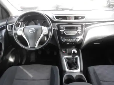 Nissan Qashqai 2015 - 16500 EUR, 100843 km - AUTO.MOTO.pt - 100843km - foto 9 de 12