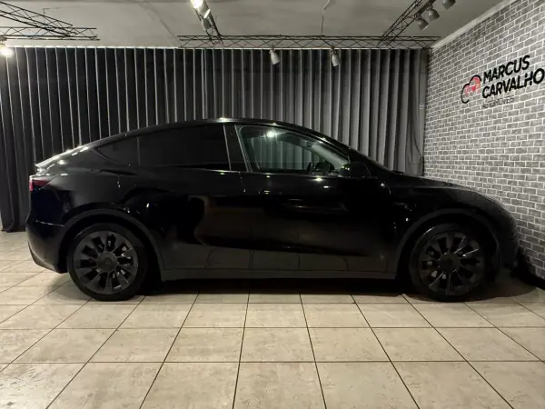 Tesla Model Y 2022 - 34900 EUR, 77000 km - AUTO.MOTO.pt - 77000km - foto 6 de 14