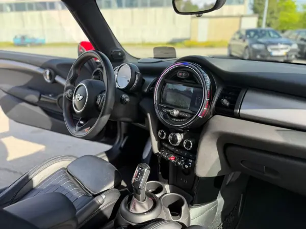 MINI John Cooper Works 2018 - 27900 EUR, 51250 km - AUTO.MOTO.pt - 51250km - foto 17 de 28