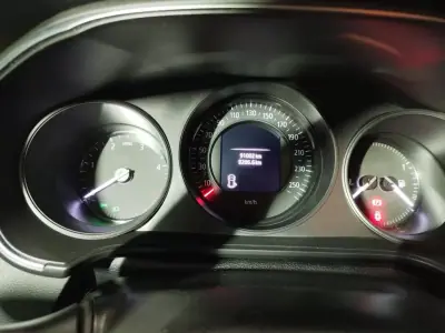 Renault Mégane Sport Tourer 2020 - 14499 EUR, 91021 km - AUTO.MOTO.pt - 91021km - foto 7 de 10