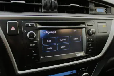 Toyota Auris 2012 - 11500 EUR, 179433 km - AUTO.MOTO.pt - 179433km - foto 33 de 34