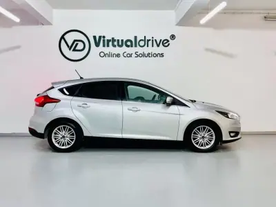 Ford Focus 2018 - 9950 EUR, 76000 km - AUTO.MOTO.pt - 76000km - foto 5 de 50