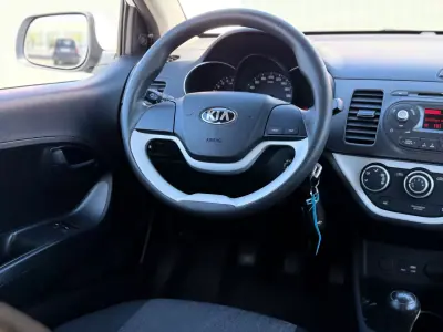 Kia Picanto 2015 - 6999 EUR, 144000 km - AUTO.MOTO.pt - 144000km - foto 8 de 15
