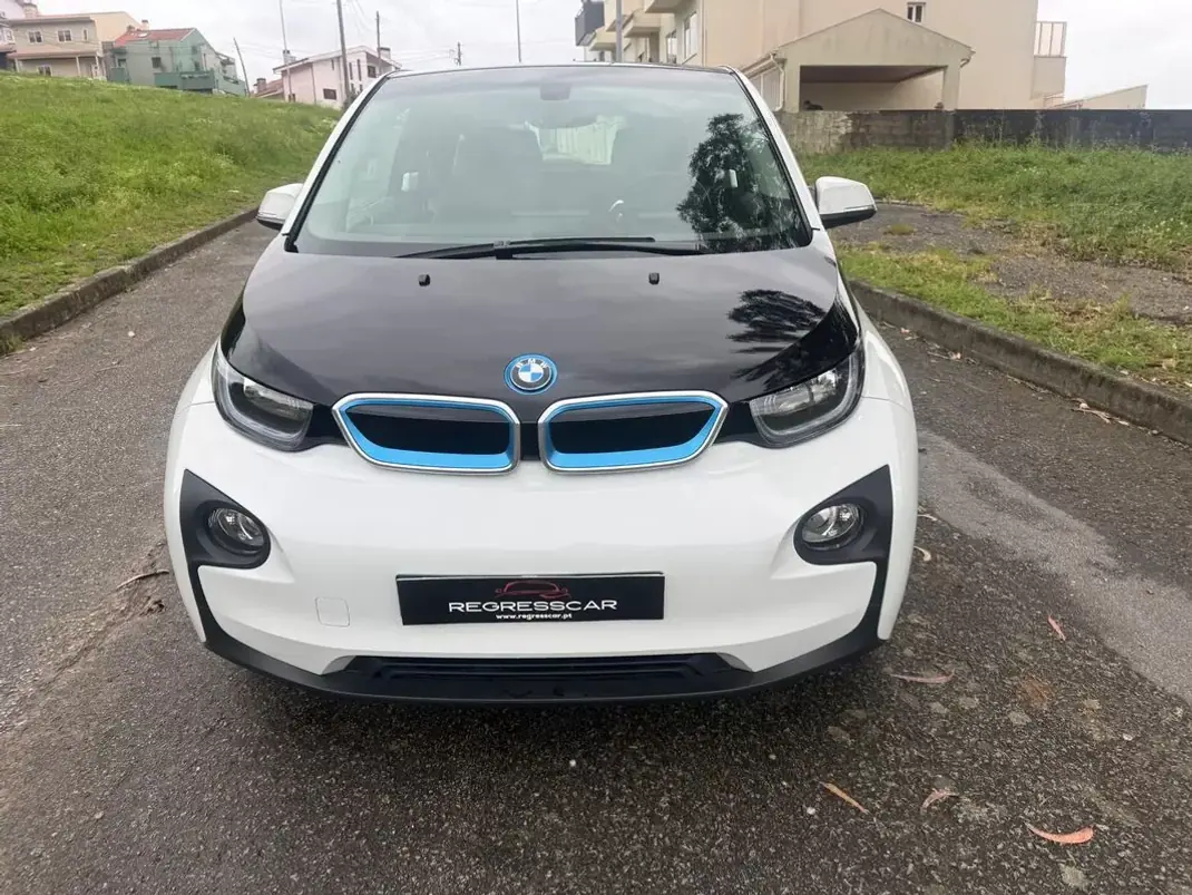 BMW i3 2015 - 12750 EUR, 81000 km - AUTO.MOTO.pt - 81000km - foto 2 de 25