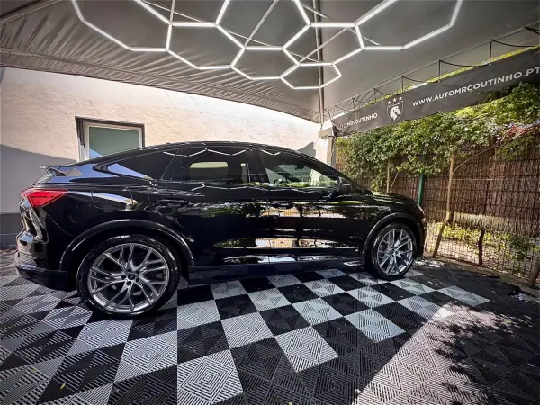 Audi Q4 e-tron 2022 - 35000 EUR, 75554 km - AUTO.MOTO.pt - 75554km - foto 7 de 28