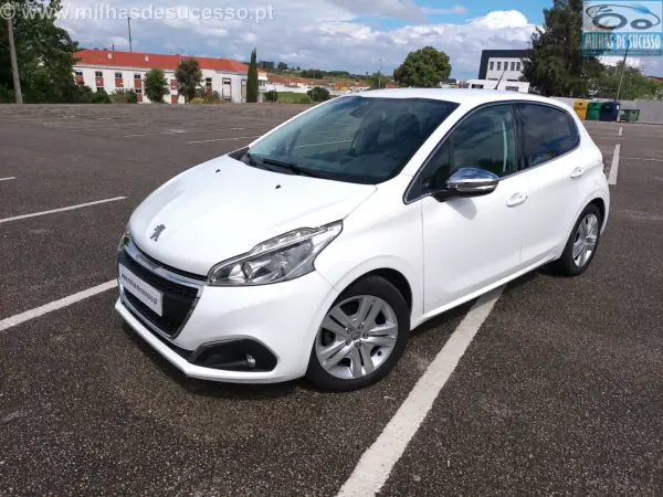 Peugeot 208 2019 - 12250 EUR, 136000 km - AUTO.MOTO.pt - 136000km - foto 20 de 23