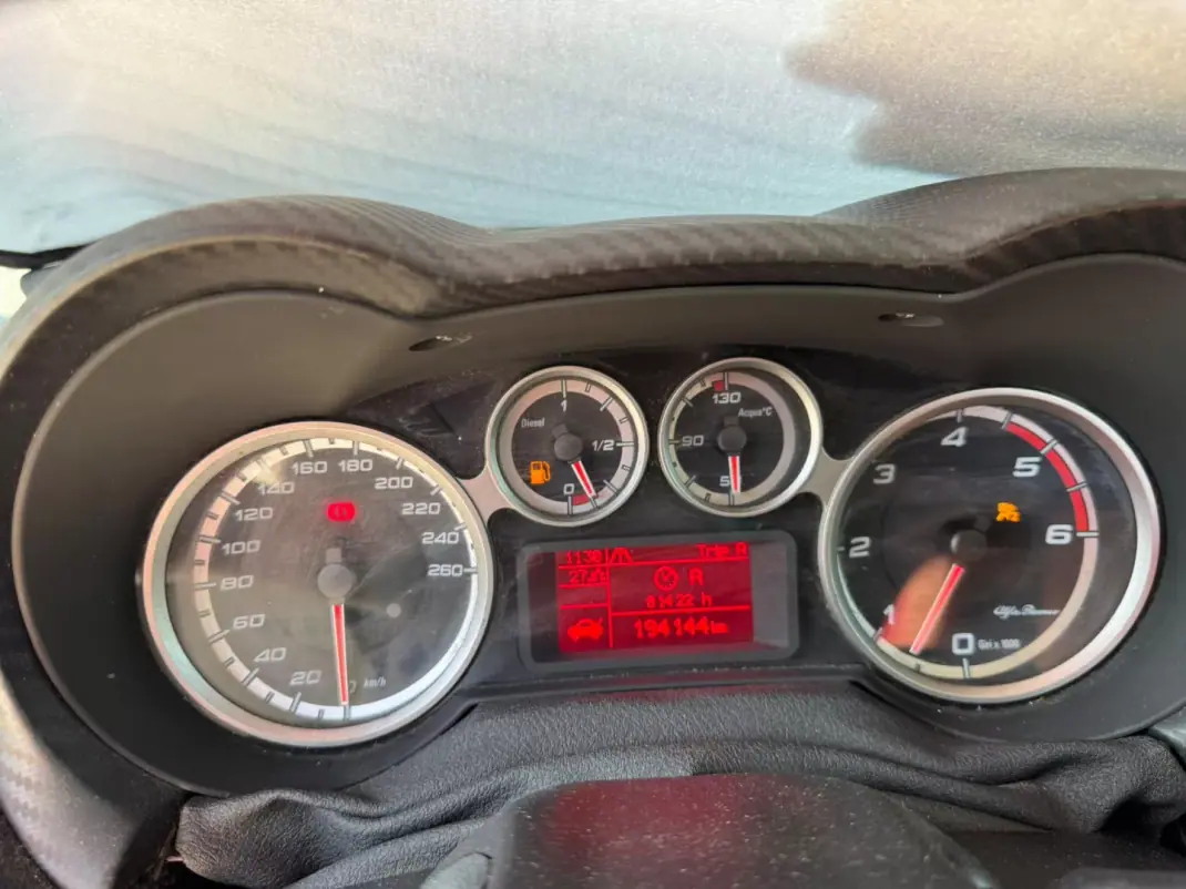 Alfa Romeo MiTo 2012 - 7900 EUR, 194000 km - 194000km - foto 7 de 8