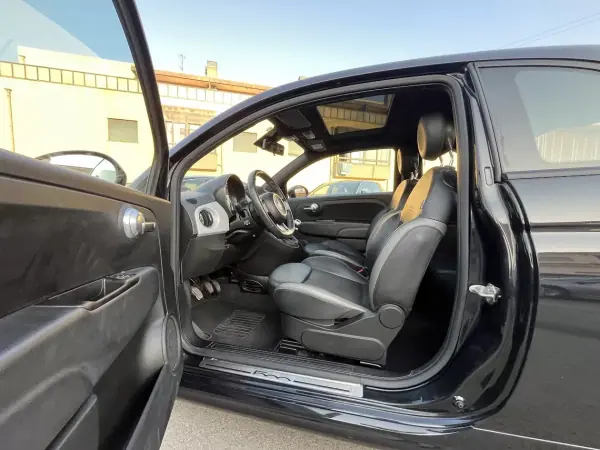 Fiat 500 2021 - 10750 EUR, 102000 km - AUTO.MOTO.pt - 102000km - foto 11 de 39