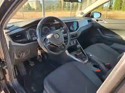 Volkswagen Polo 2019 - 12000 EUR, 115000 km - AUTO.MOTO.pt - 115000km - foto 7 de 11