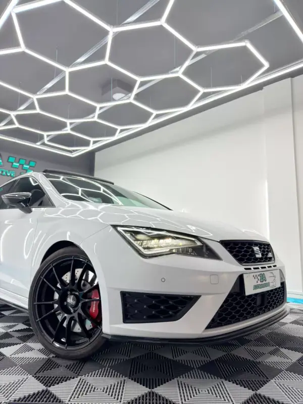 SEAT Leon 2016 - 25500 EUR, 137000 km - AUTO.MOTO.pt - 137000km - foto 6 de 33