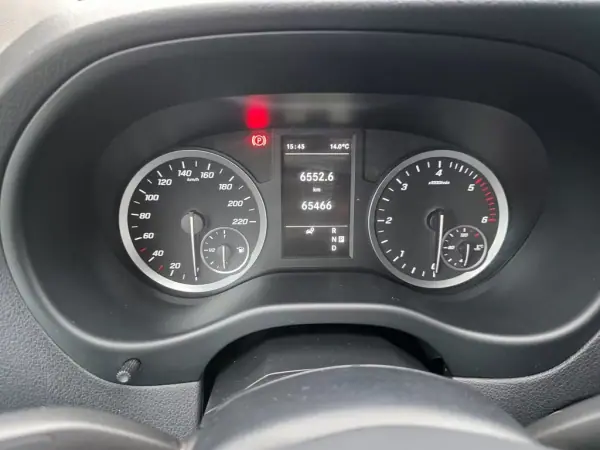 Mercedes-Benz 2021 - 24500 EUR, 65466 km - AUTO.MOTO.pt - 65466km - foto 2 de 17