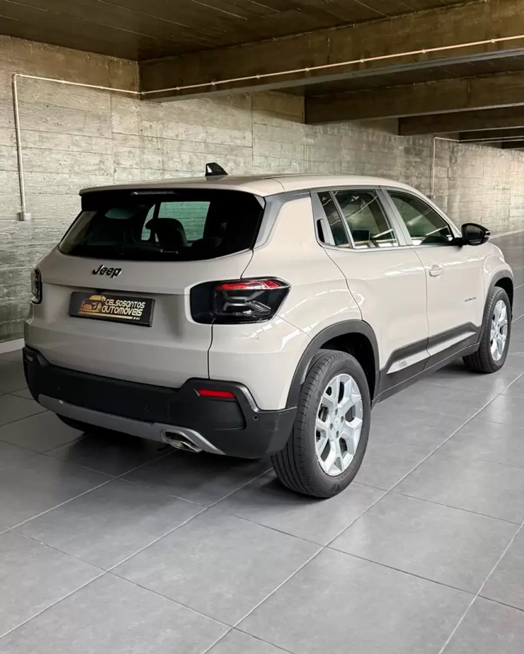 Jeep Avenger 2024 - 19100 EUR, 48200 km - AUTO.MOTO.pt - 48200km - foto 4 de 13