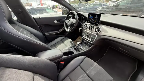 Mercedes-Benz CLA 180 2016 - 17990 EUR, 199000 km - AUTO.MOTO.pt - 199000km - foto 38 de 40