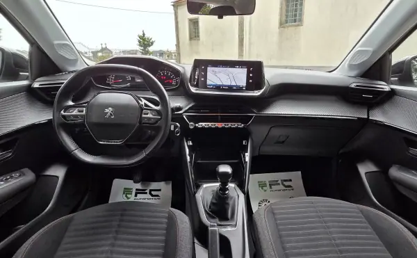 Peugeot 208 2022 - 13490 EUR, 109000 km - AUTO.MOTO.pt - 109000km - foto 10 de 21