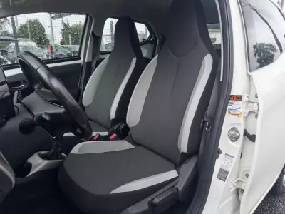 Toyota Aygo 2018 - 9990 EUR, 90000 km - AUTO.MOTO.pt - 90000km - foto 18 de 28