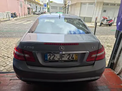 Mercedes-Benz E 250 2010 - 15999 EUR, 212000 km - 212000km - foto 5 de 23