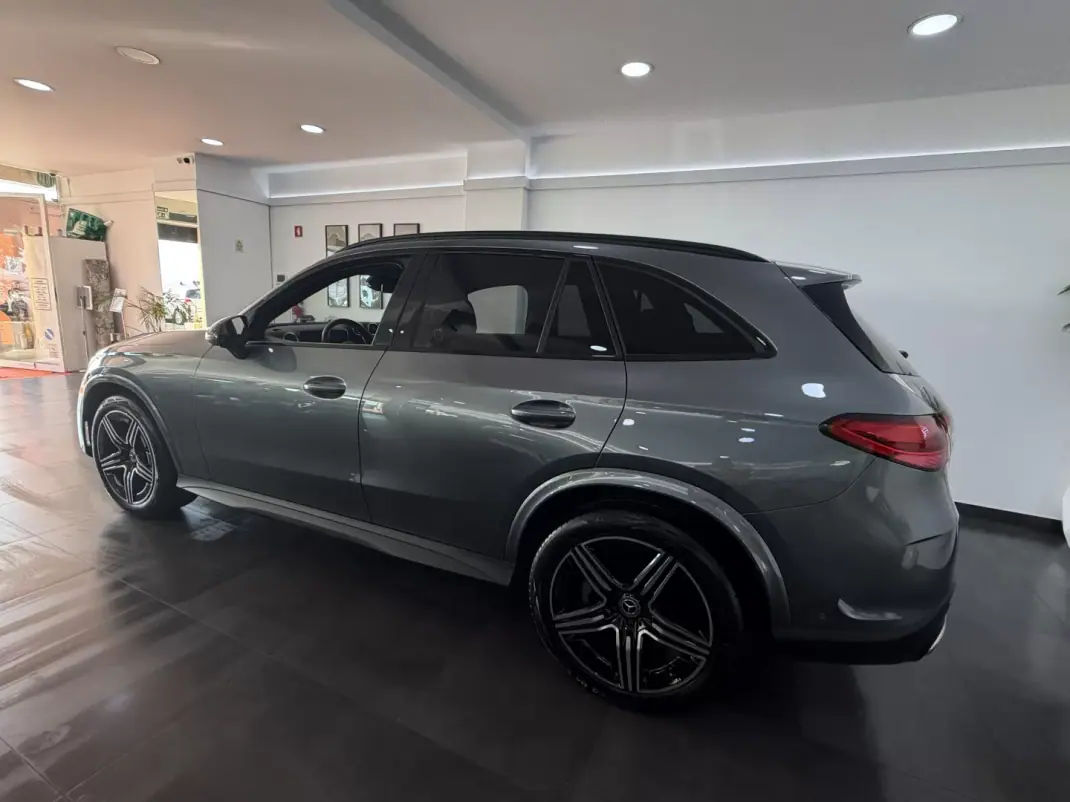Mercedes-Benz GLC 220 2023 - 59500 EUR, 89000 km - AUTO.MOTO.pt - 89000km - foto 4 de 15