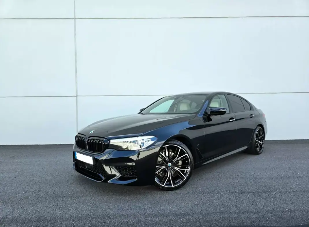 BMW 520 2019 - 30990 EUR, 98500 km - AUTO.MOTO.pt - 98500km - foto 1 de 44