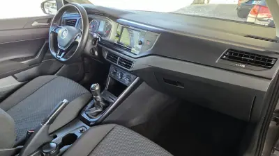 Volkswagen Polo 2018 - 11890 EUR, 88000 km - AUTO.MOTO.pt - 88000km - foto 22 de 31