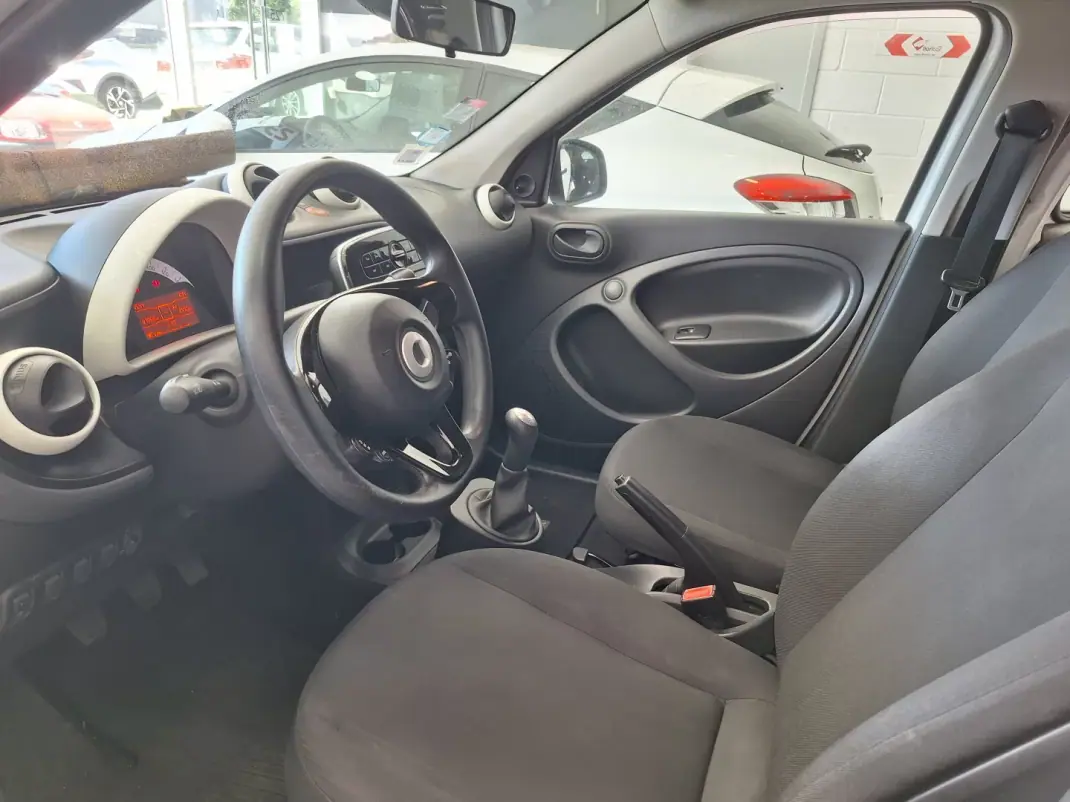 Smart ForFour 2015 - 8490 EUR, 97000 km - 97000km - foto 4 de 14