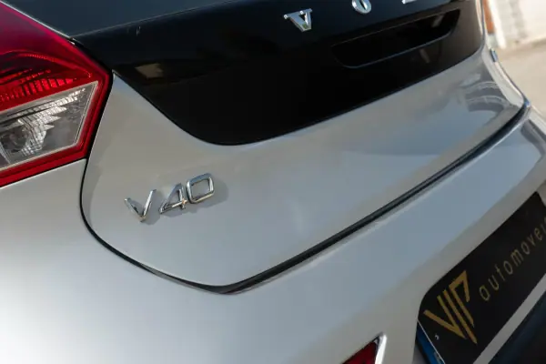 Volvo V40 2013 - 10900 EUR, 164820 km - 164820km - foto 4 de 19